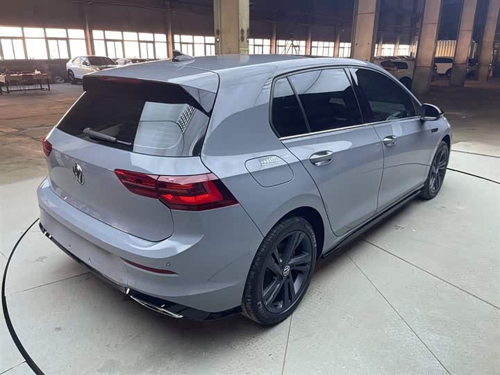 Фото 5 - Volkswagen Golf