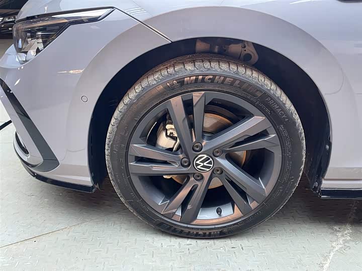 Фото 9 - Volkswagen Golf