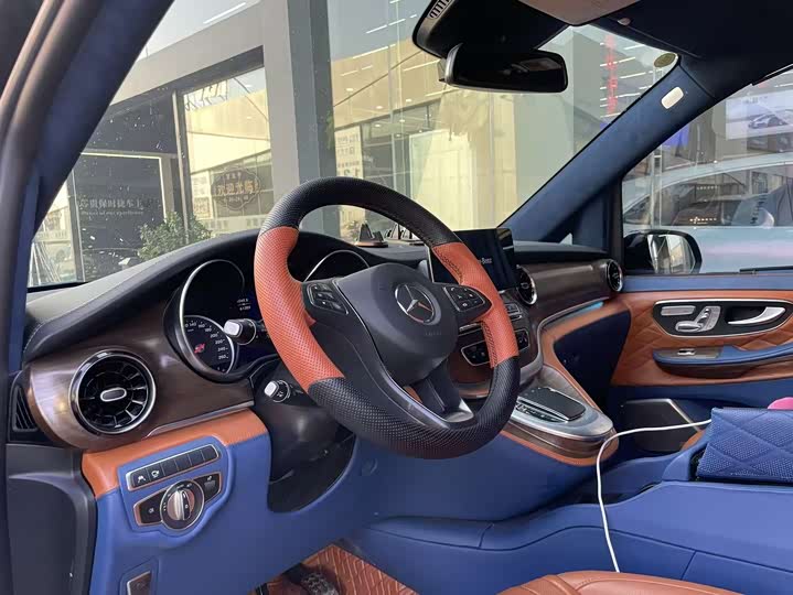 Фото 5 - Mercedes-Benz V-Class