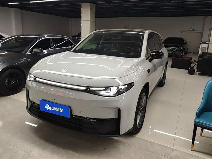 Фото 1 - Leapmotor C10