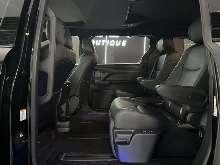 Фото 5 - Toyota Sienna