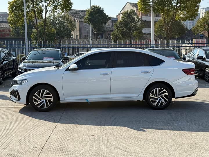 Фото 4 - Volkswagen Lavida