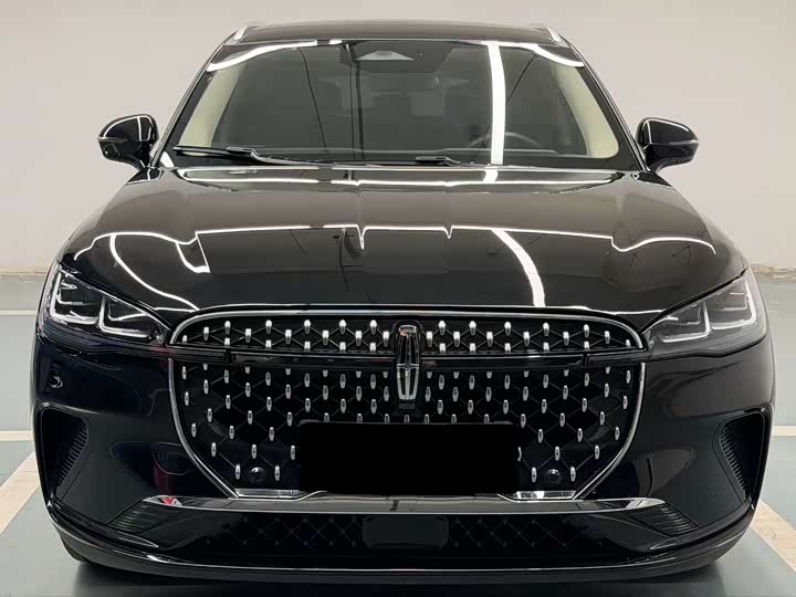 Фото 2 - Lincoln Corsair