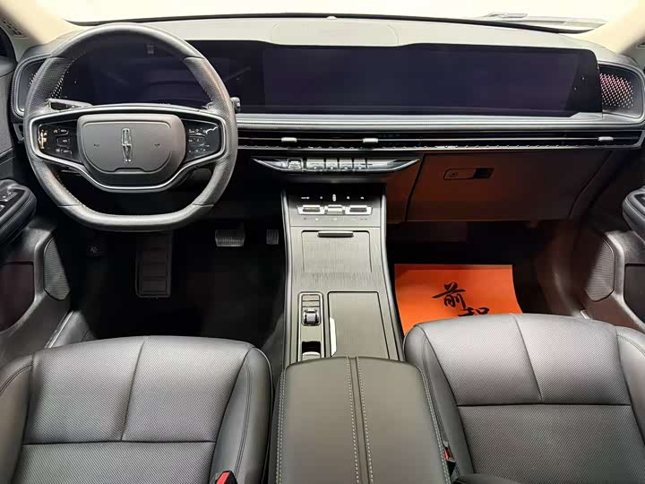 Фото 4 - Lincoln Corsair