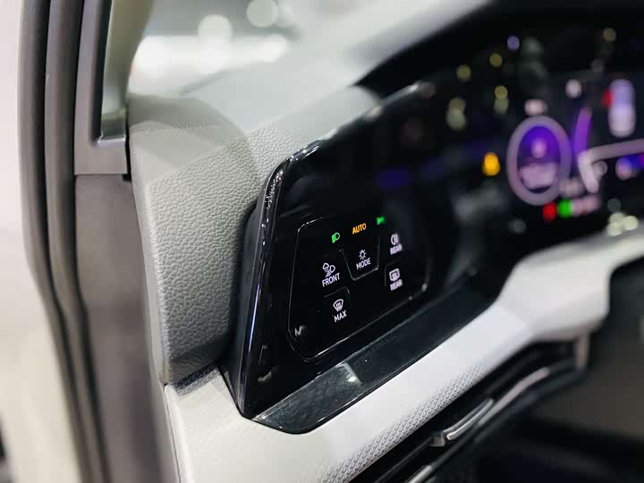 Фото 9 - Volkswagen Golf