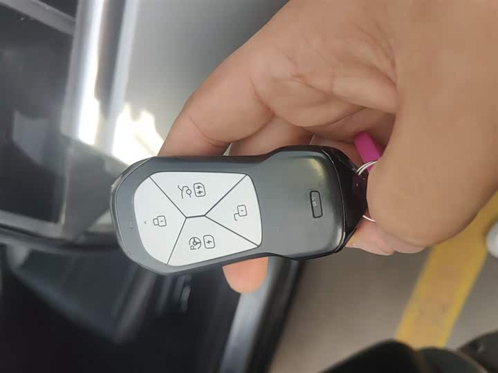 Фото 9 - XPeng P7