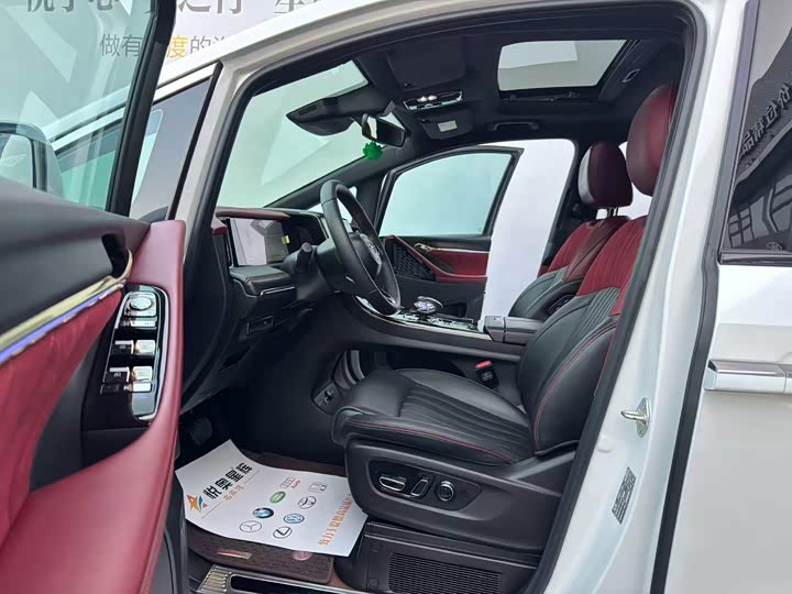 Фото 7 - GAC Trumpchi M8