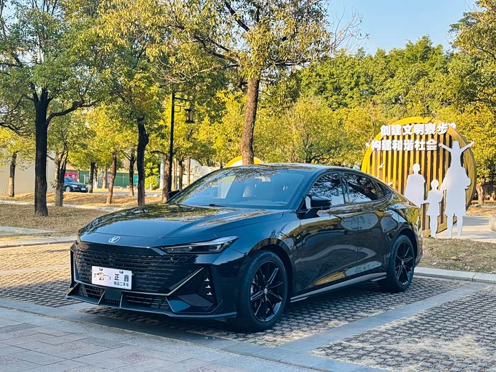 Фото 1 - Changan UNI-V