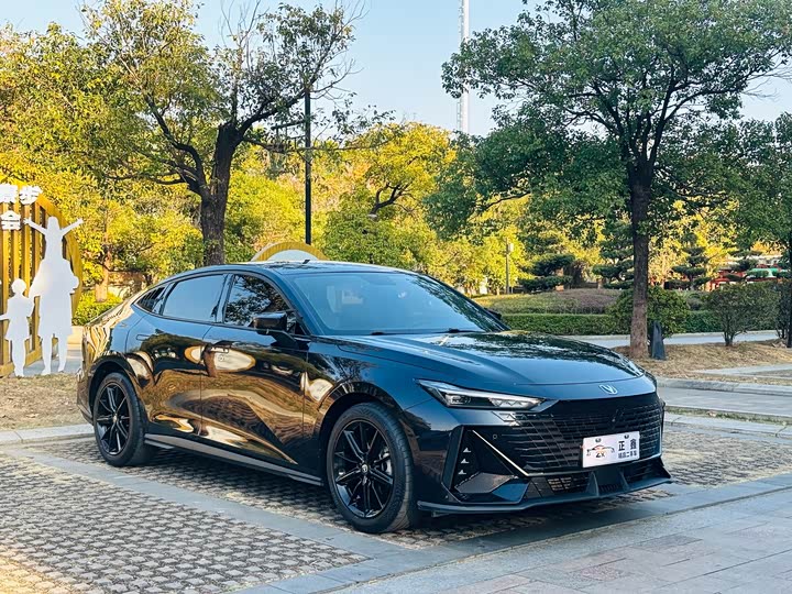 Фото 3 - Changan UNI-V