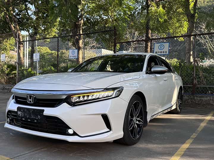 Фото 1 - Honda Inspire