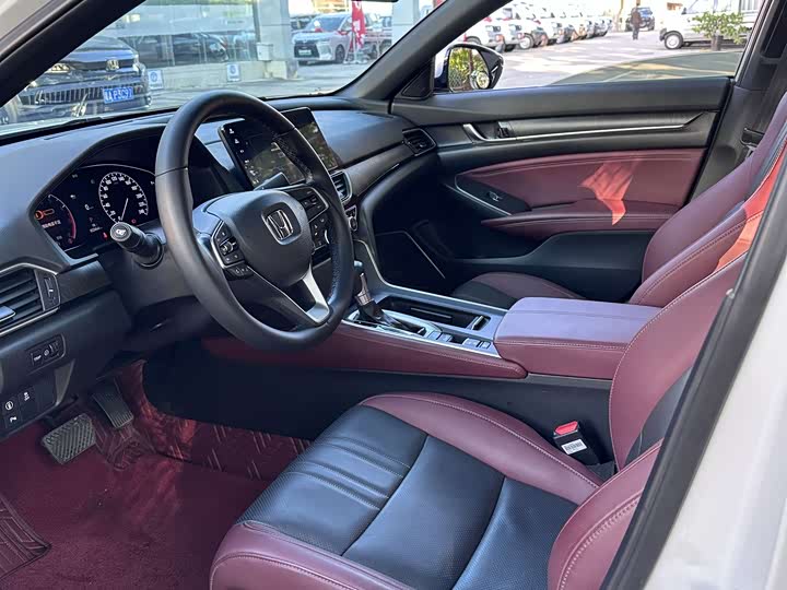 Фото 4 - Honda Inspire