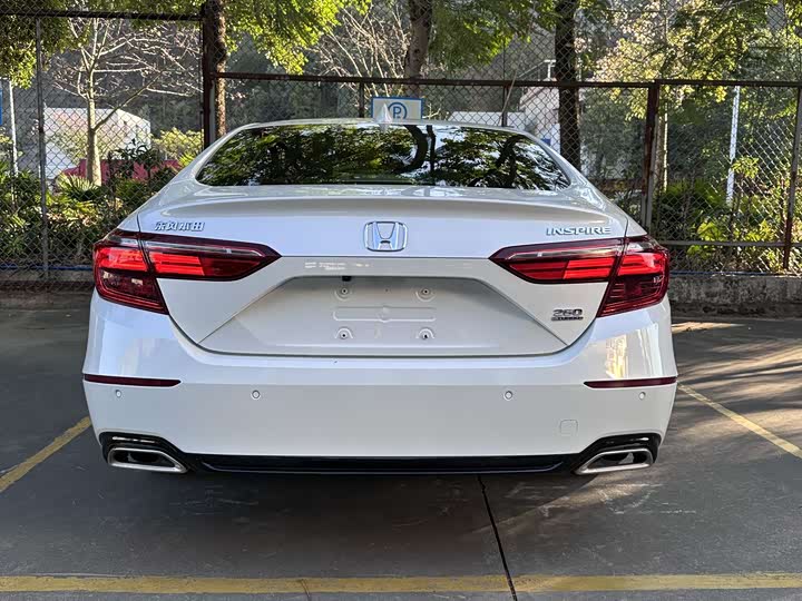 Фото 8 - Honda Inspire