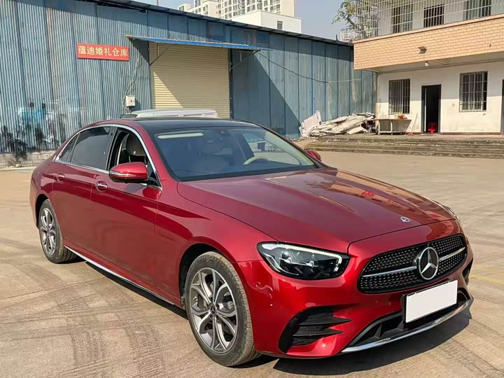 Фото 3 - Mercedes-Benz E-Class