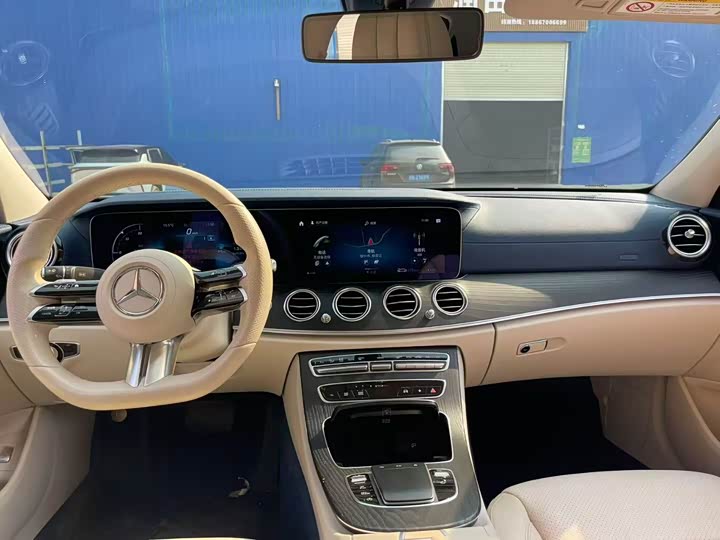 Фото 8 - Mercedes-Benz E-Class