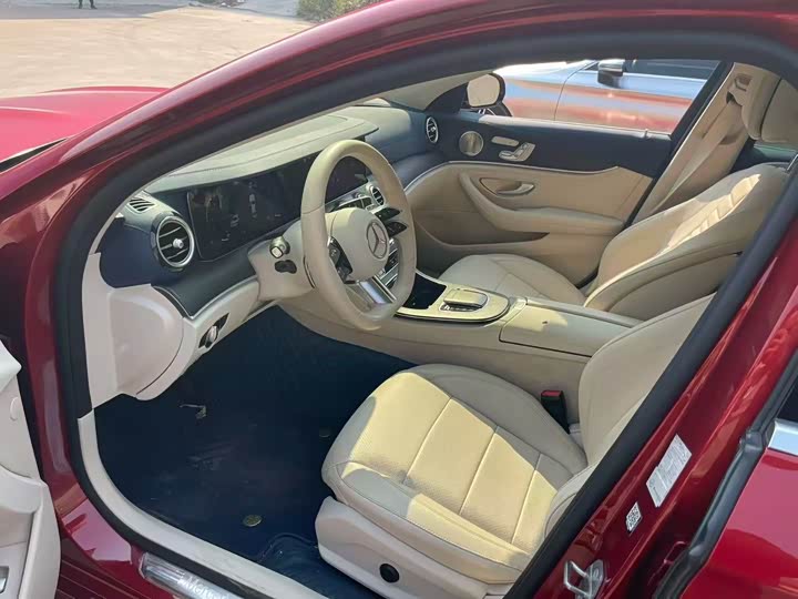 Фото 9 - Mercedes-Benz E-Class