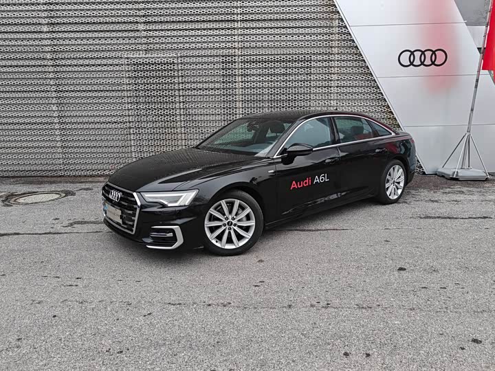 Фото 1 - Audi A6L