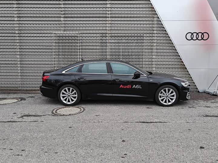 Фото 3 - Audi A6L