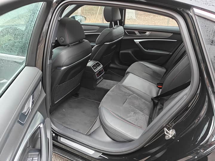 Фото 7 - Audi A6L