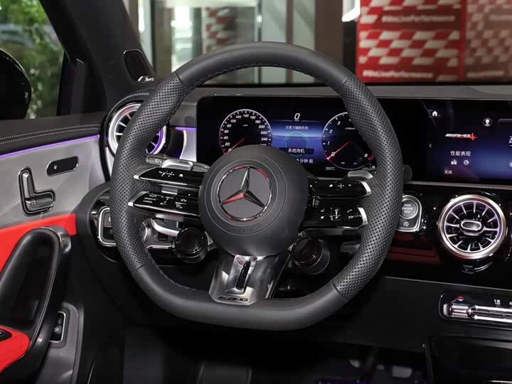 Фото 8 - Mercedes-Benz A-Class AMG