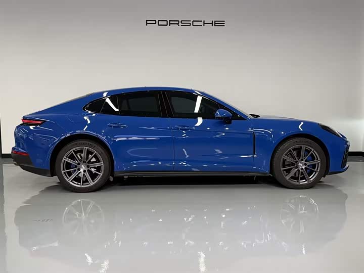 Фото 5 - Porsche Panamera