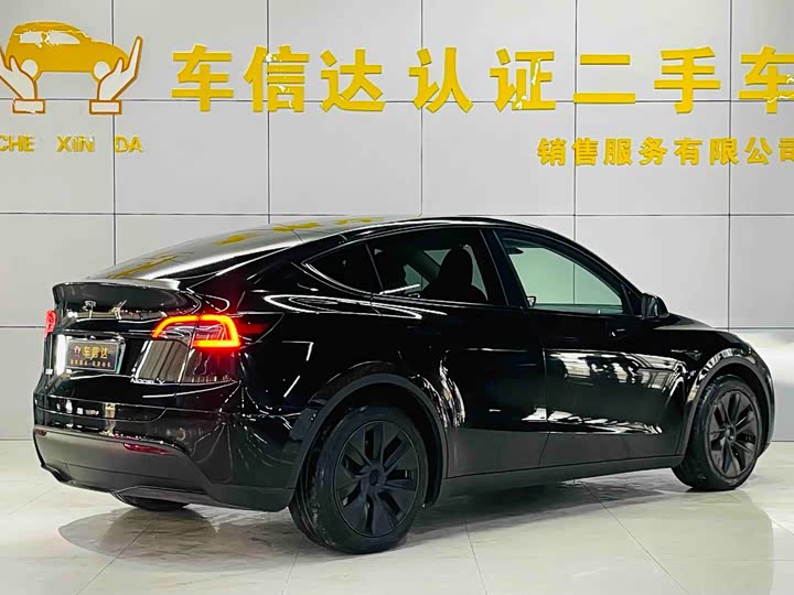 Фото 3 - Tesla Model Y