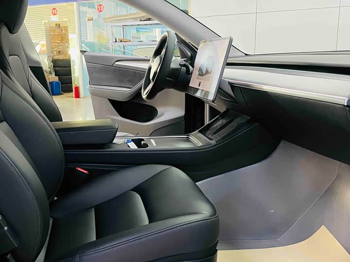 Фото 6 - Tesla Model Y