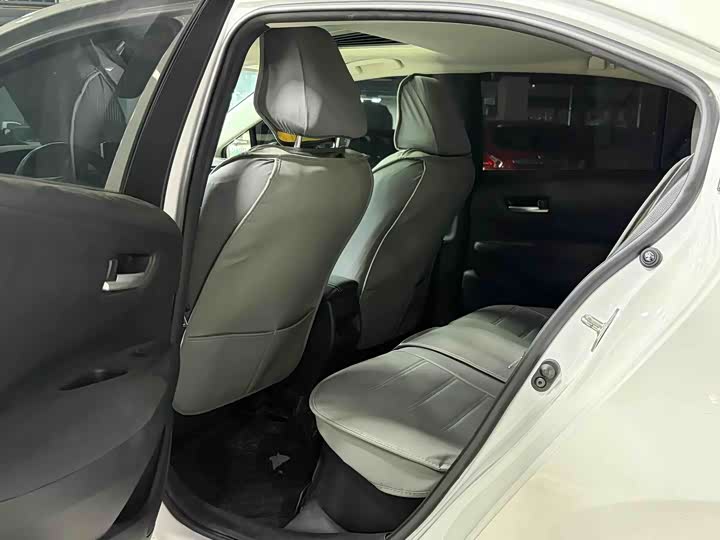 Фото 3 - Toyota Corolla