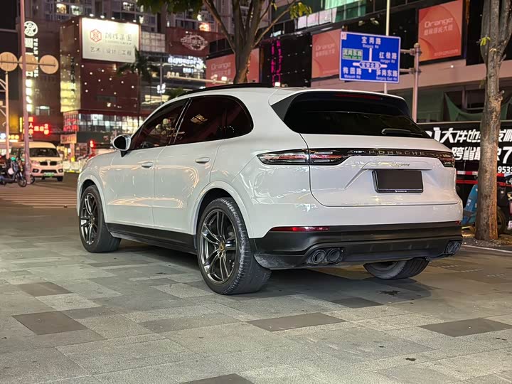 Фото 7 - Porsche Cayenne