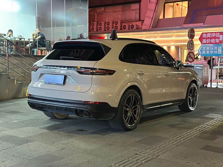 Фото 9 - Porsche Cayenne