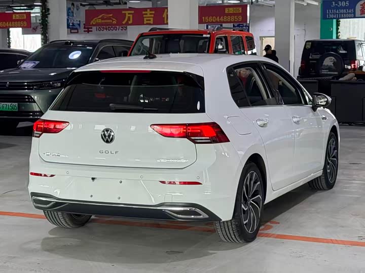 Фото 5 - Volkswagen Golf
