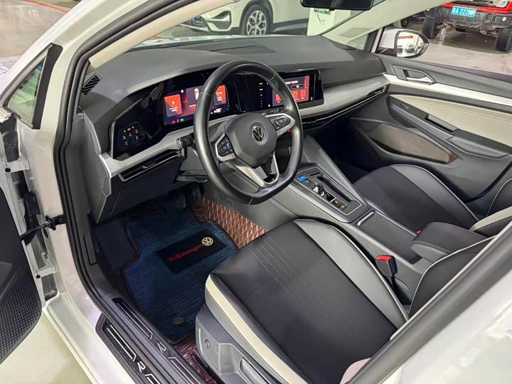 Фото 6 - Volkswagen Golf