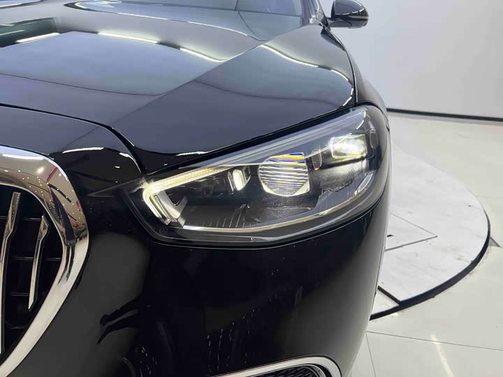 Фото 4 - Mercedes-Benz Maybach S-Class