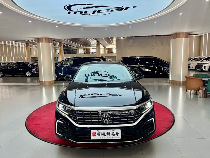 Фото 2 - Volkswagen Passat Hybrid