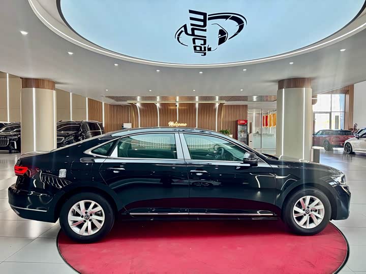 Фото 4 - Volkswagen Passat Hybrid