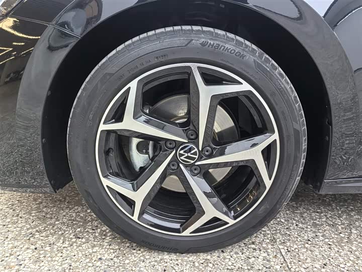 Фото 7 - Volkswagen Passat