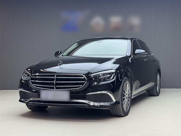 Фото 3 - Mercedes-Benz E-Class