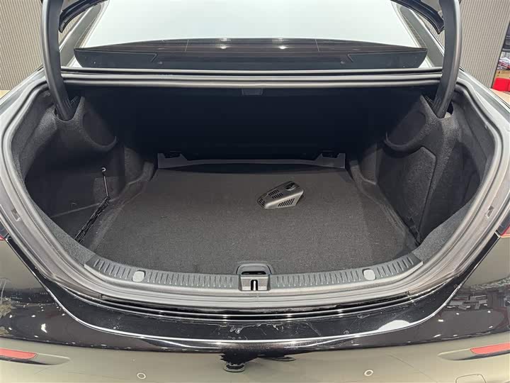 Фото 5 - Mercedes-Benz E-Class