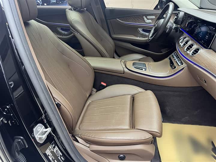 Фото 8 - Mercedes-Benz E-Class