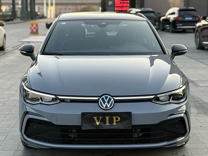 Фото 2 - Volkswagen Golf