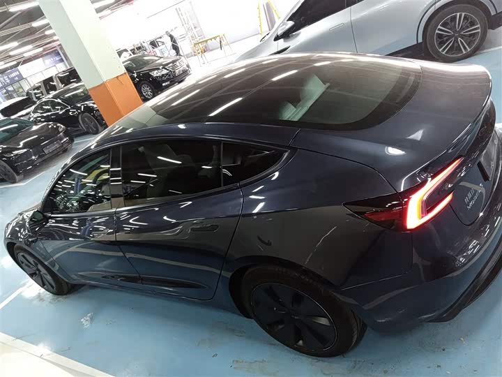 Фото 5 - Tesla Model 3