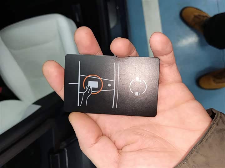 Фото 9 - Tesla Model 3