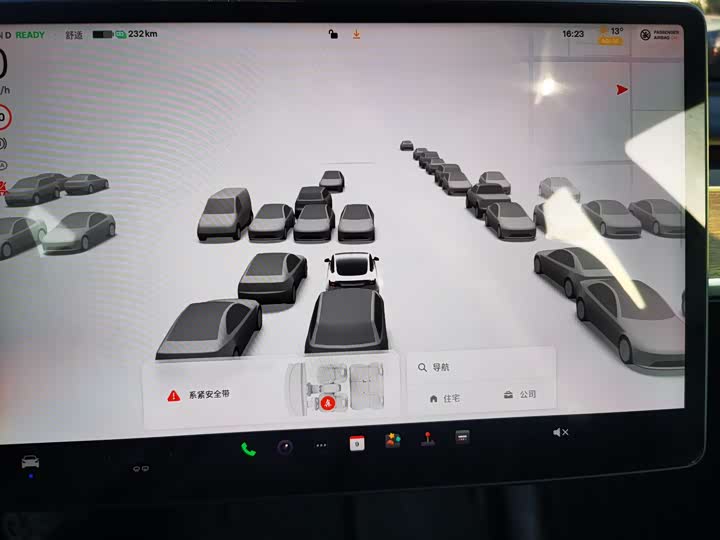 Фото 9 - Tesla Model 3