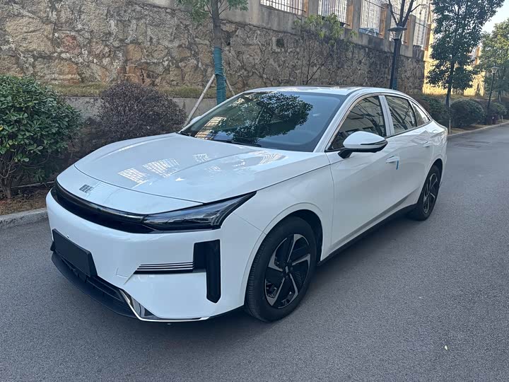 Фото 1 - Geely Galaxy L6