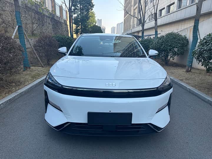 Фото 2 - Geely Galaxy L6