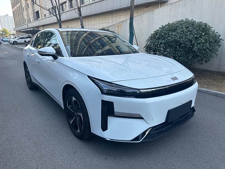 Фото 3 - Geely Galaxy L6