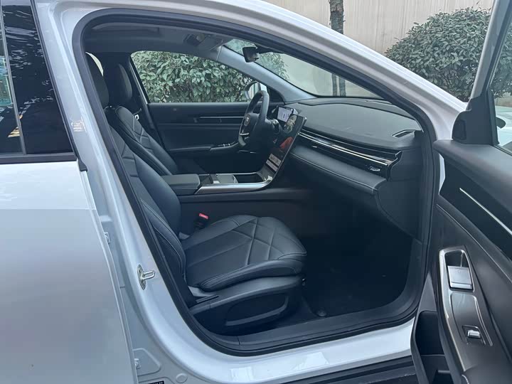 Фото 7 - Geely Galaxy L6