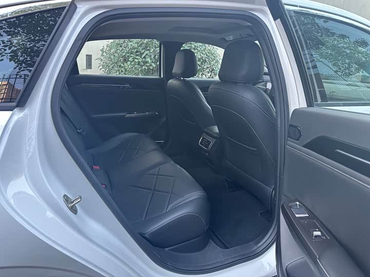 Фото 8 - Geely Galaxy L6