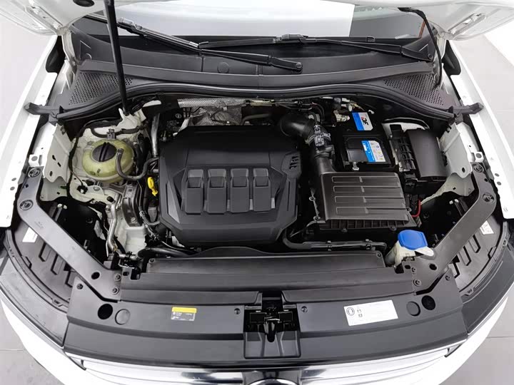 Фото 6 - Volkswagen Tiguan L Pro