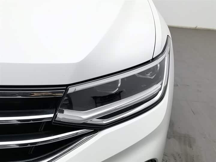 Фото 7 - Volkswagen Tiguan L Pro