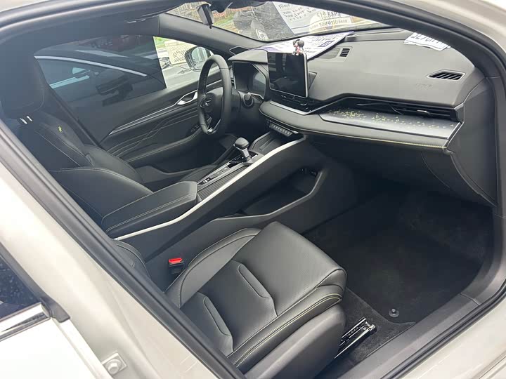 Фото 9 - Geely Preface